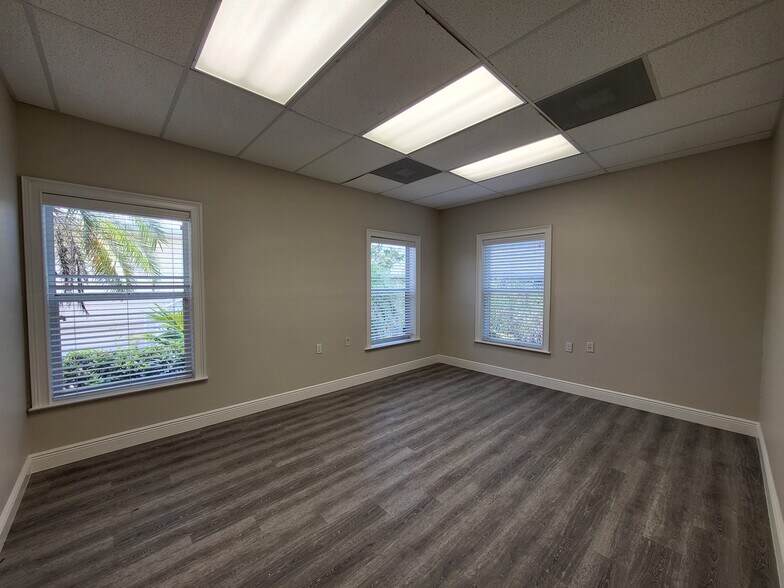More Photos Of 12851-12853 Banyan Creek Dr, Fort Myers Office For Lease