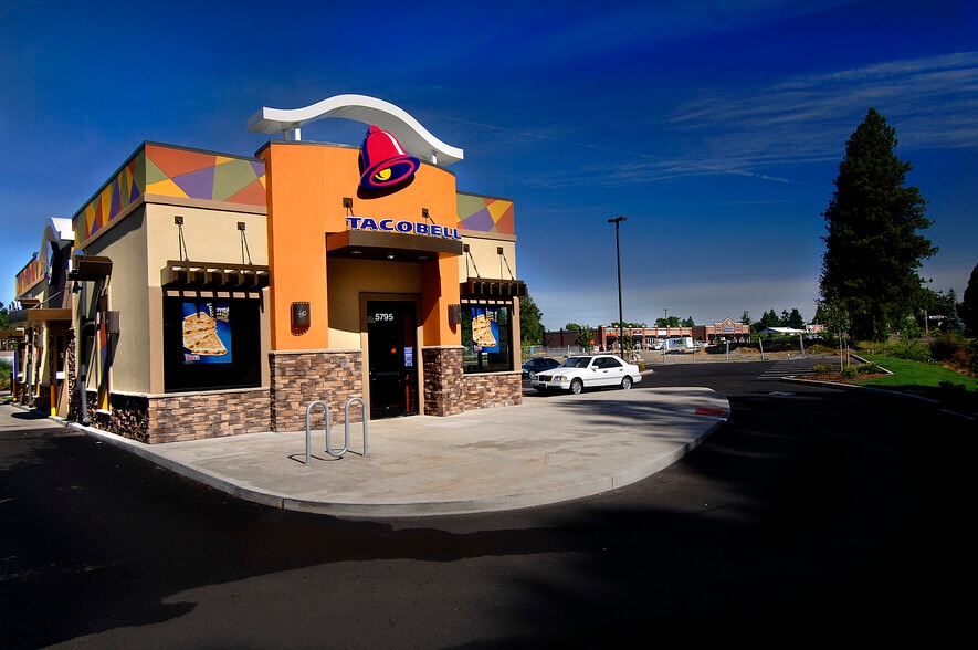 More Photos Of 5765 Commercial St SE, Salem Unknown For Lease