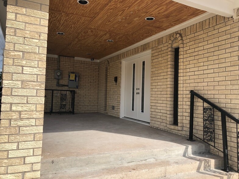 More Photos Of 3911 Fulton St, Houston Religious Facility For Lease
