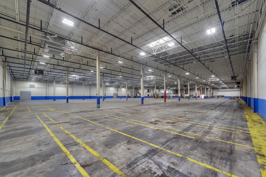 More Photos Of 609 Silver St, Agawam Warehouse For Lease