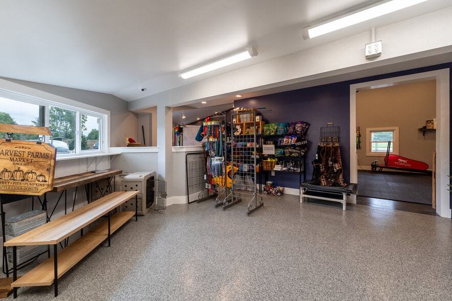 More Photos Of 12167 Lee Hwy, Sperryville Veterinarian Kennel For Sale