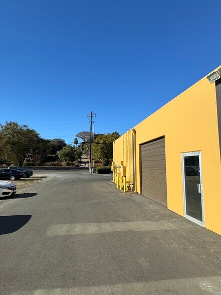 More Photos Of 4210-4226 Petaluma Blvd N, Petaluma Research And Development For Lease