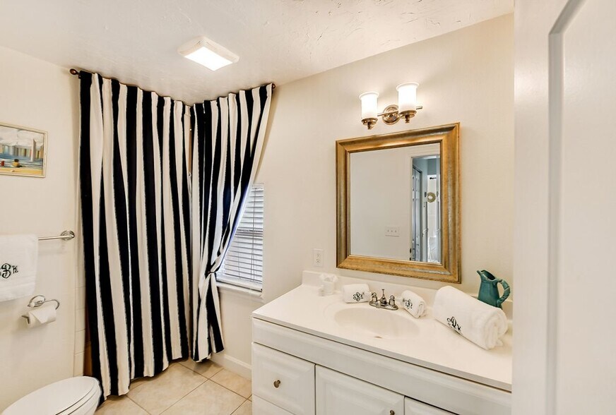 More Photos Of 8212 Midnight Pass Rd, Sarasota Hotel For Sale