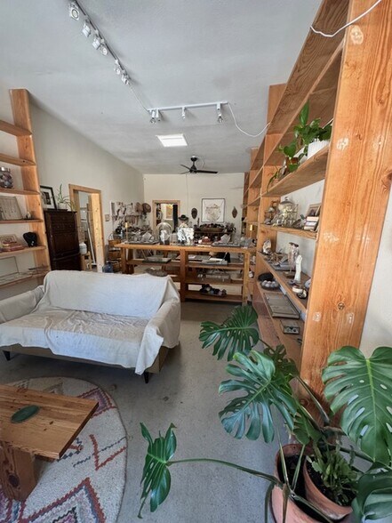 More Photos Of 439-445 W El Roblar Dr, Ojai Storefront For Sale