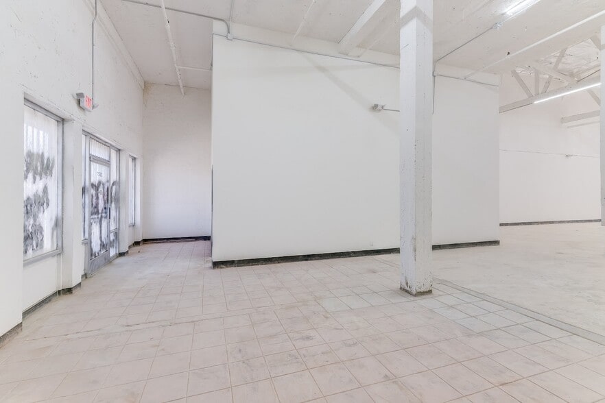 More Photos Of 2023-2043 S Santa Fe Ave, Los Angeles Unknown For Lease
