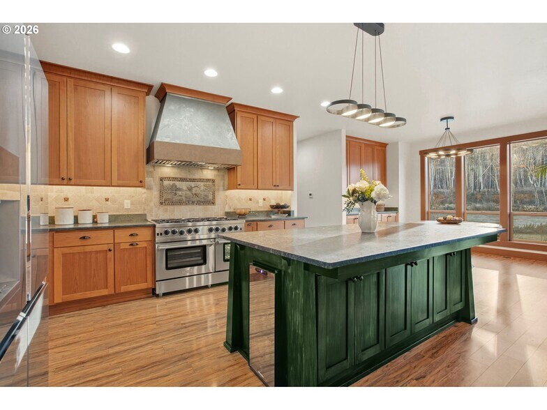 More Photos Of 49164 McKenzie Hwy, Vida Lodge Meeting Hall For Sale