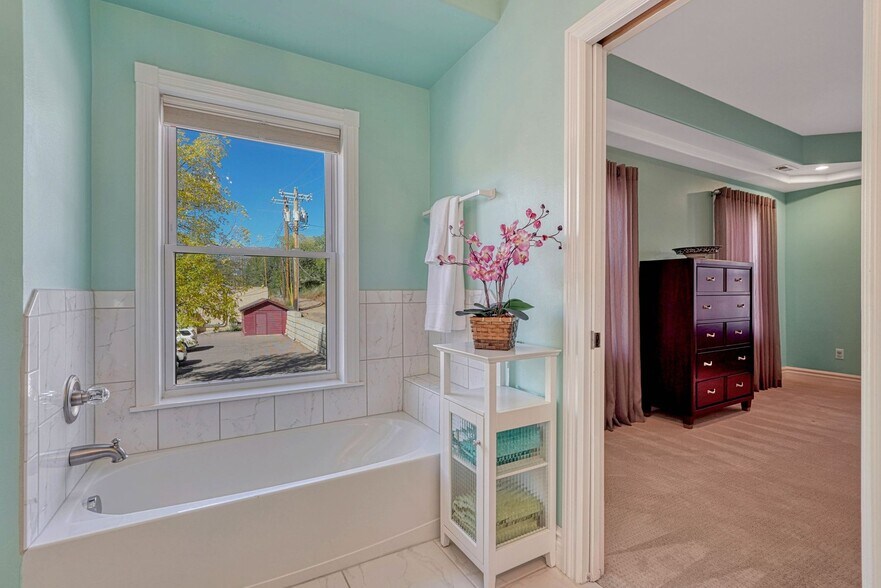 More Photos Of 2532 W Colorado Ave, Colorado Springs Storefront Retail Office For Sale