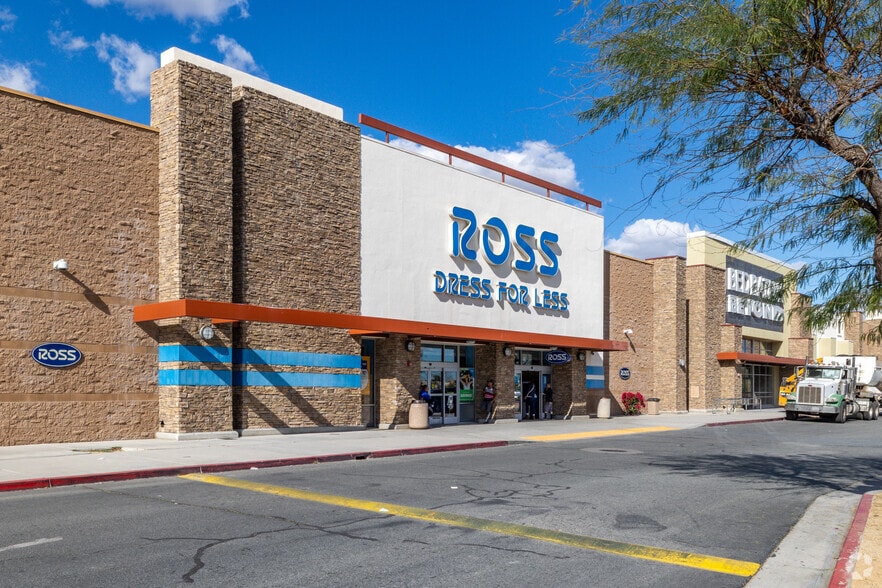 More Photos Of 5200 E Ramon Rd, Palm Springs Freestanding For Lease