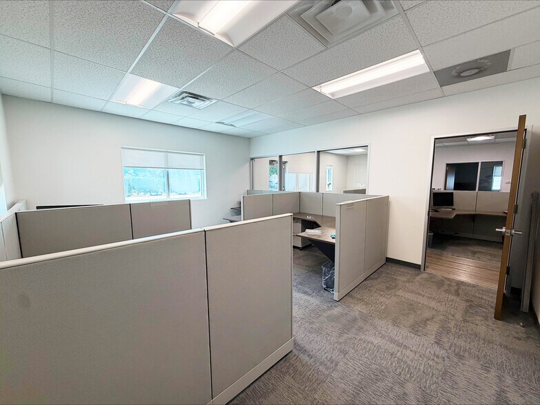 More Photos Of 1640 Brittmoore Rd, Houston Warehouse For Sale
