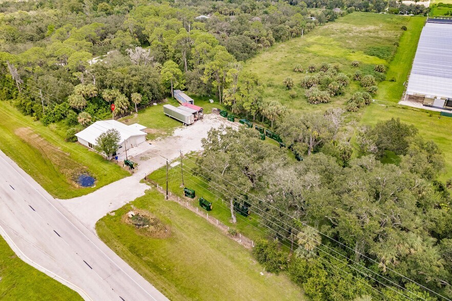 More Photos Of 19431 Palm Beach Blvd, Alva Flex For Lease