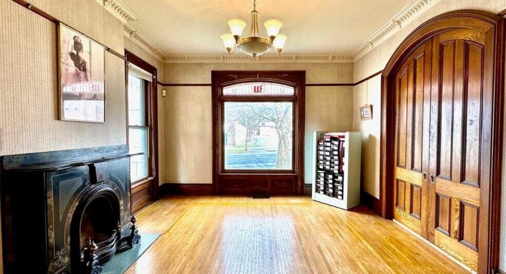 More Photos Of 40 E Genesee St, Auburn Storefront Retail Residential For Lease