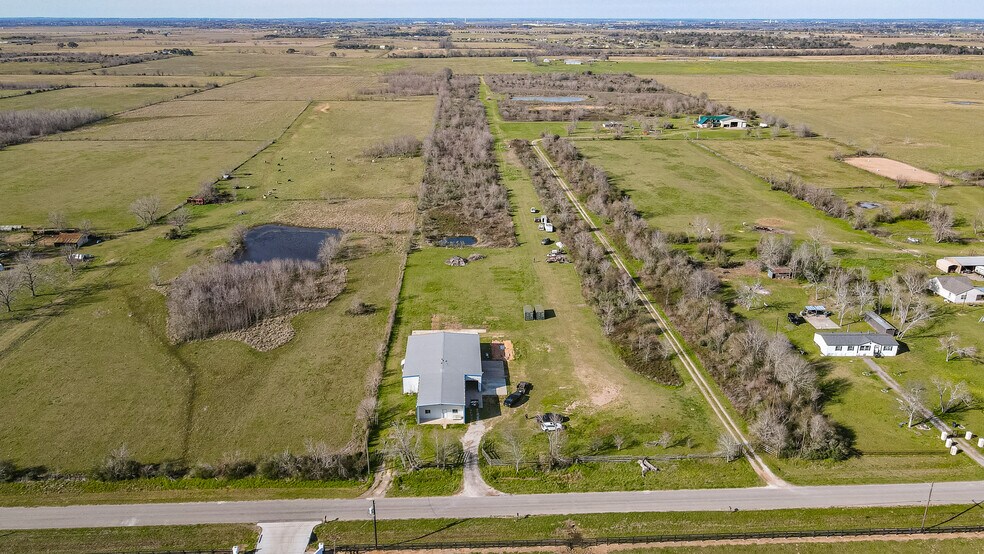 More Photos Of 33112 Rochen Rd, Waller Industrial For Sale
