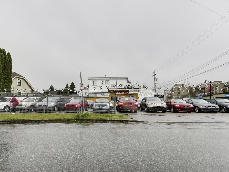 More Photos Of 909-915 Twelfth St, New Westminster Land For Sale