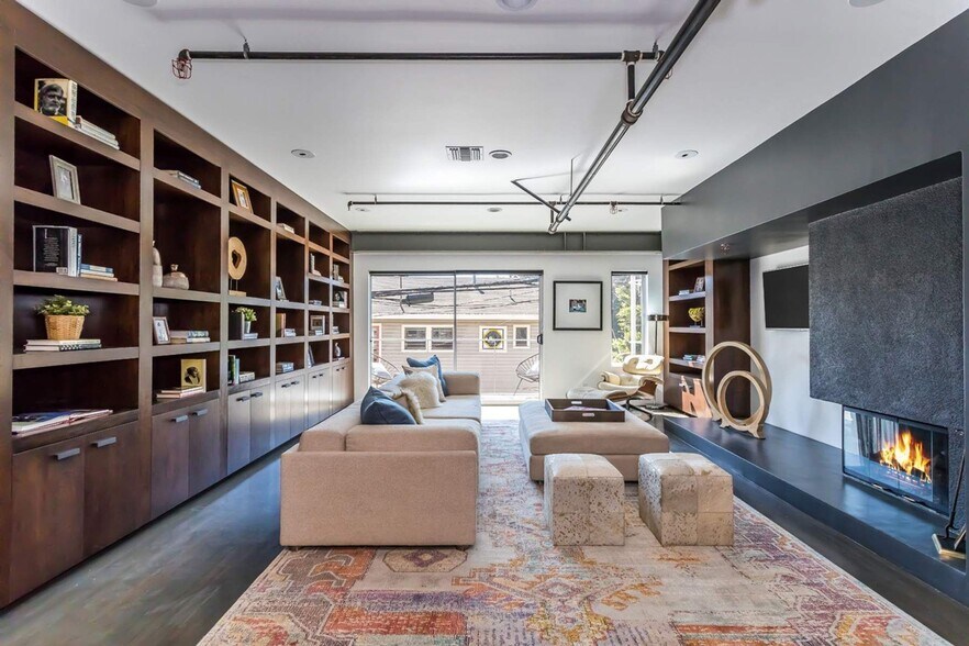 More Photos Of 1212 Abbot Kinney Blvd, Venice Loft Creative Space For Sale