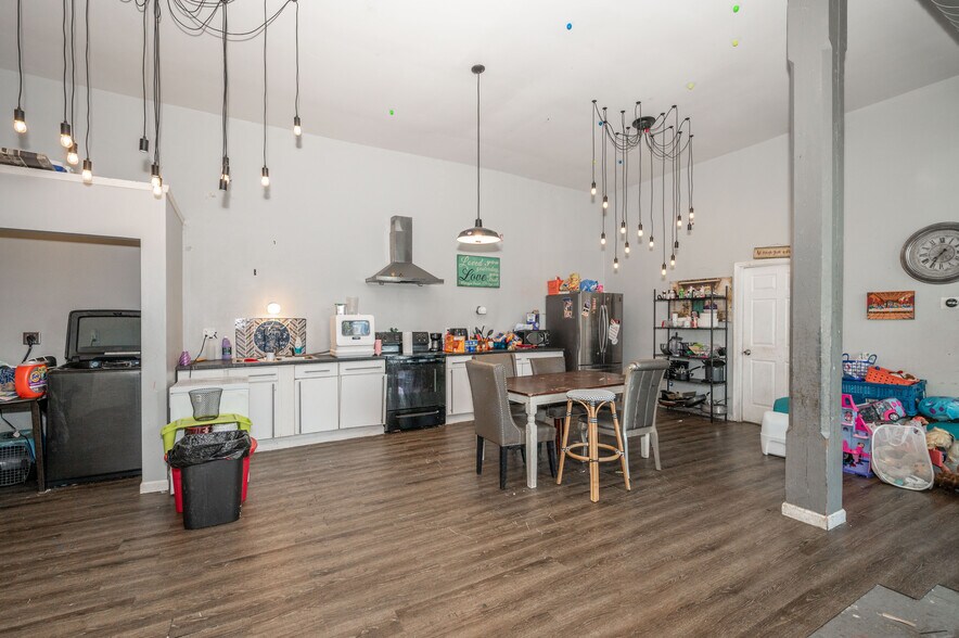 More Photos Of 1514 Kinney Ave, Cincinnati Warehouse For Sale