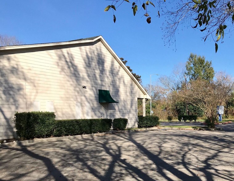More Photos Of 3210 Strawberry Rd, Pasadena Medical For Sale