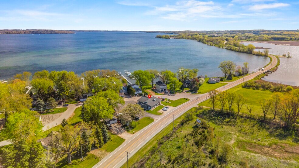 More Photos Of N4111 S Lakeshore Dr, Markesan Restaurant For Sale