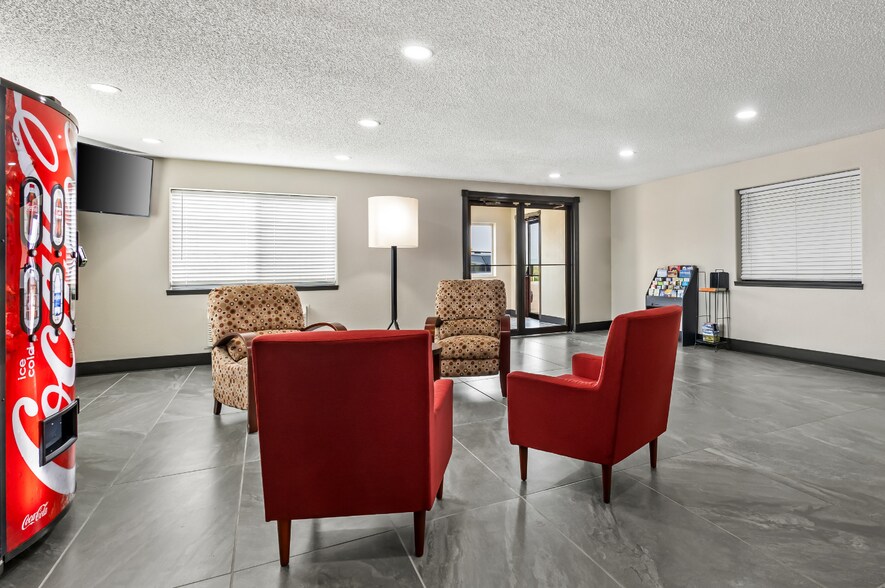 More Photos Of 110 Sodrac Dr, North Sioux City Hotel For Sale