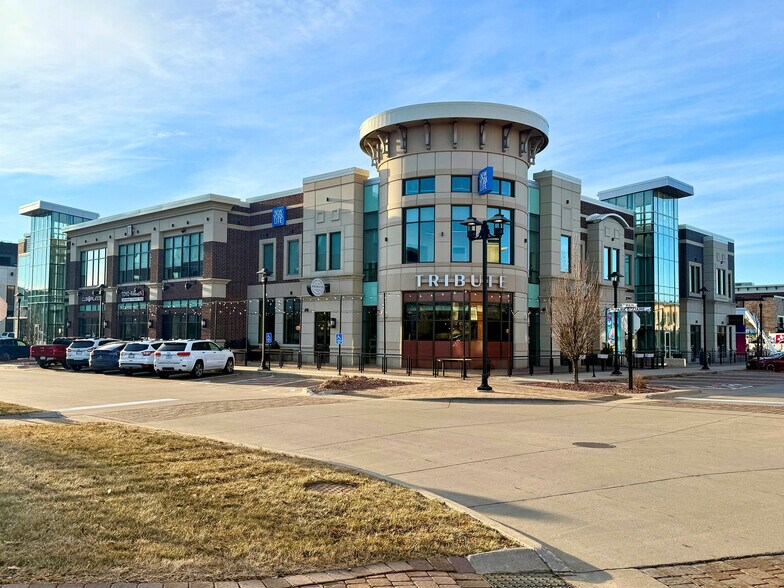 Primary Photo Of 1615 SW Main St, Ankeny General Retail For Lease