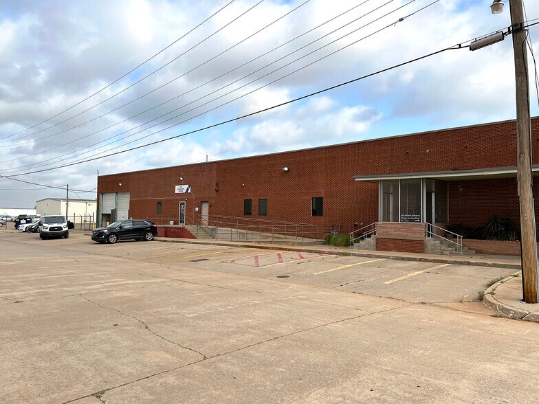 More Photos Of 317 NE 31st St, Oklahoma City Distribution For Sale