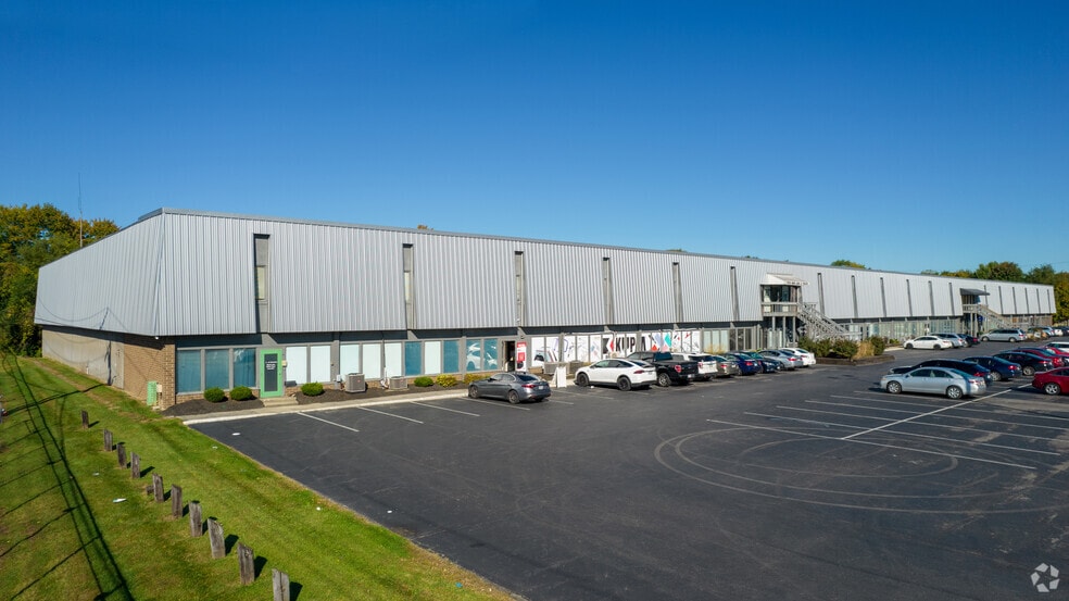 Primary Photo Of 5075-5095 Westerville Rd, Columbus Warehouse For Lease