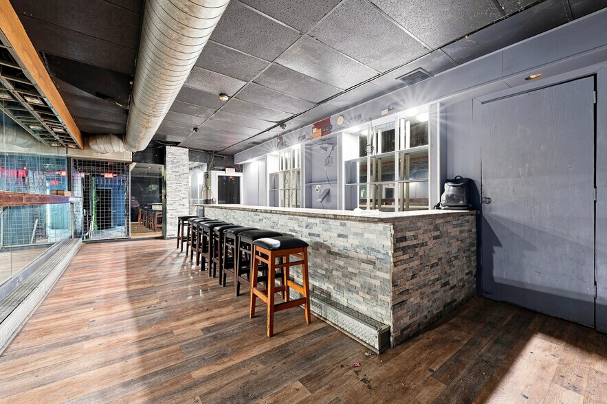 More Photos Of 1437-39 South Street, Philadelphia Specialty For Lease