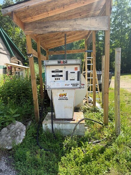More Photos Of 25425 S Raber Rd, Goetzville General Retail For Sale
