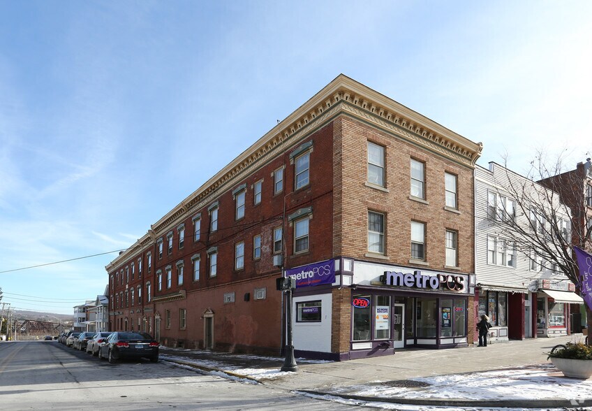 More Photos Of 666-668 Main St, Middletown Apartments For Sale