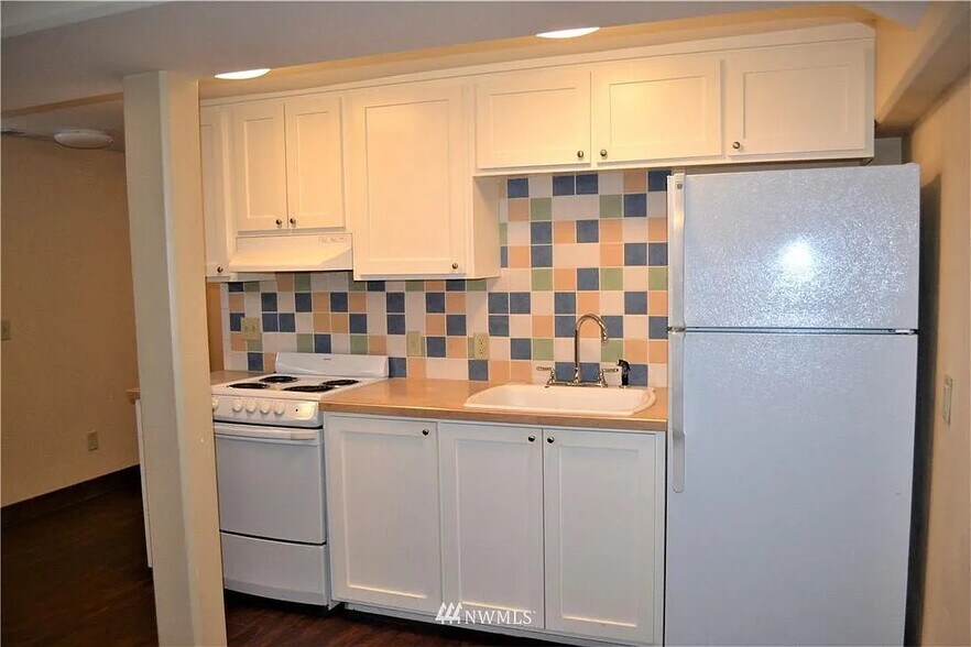 More Photos Of 214 Pine St, Okanogan Office For Sale