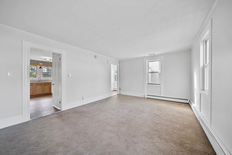 More Photos Of 210 Main St, Somersworth Apartments For Sale