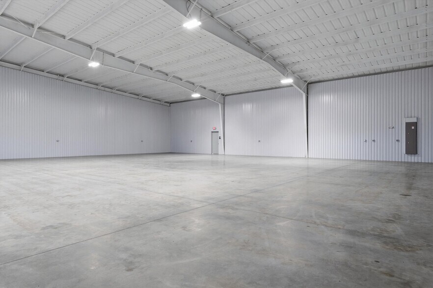 More Photos Of 616 124th St, Oklahoma City Service For Lease