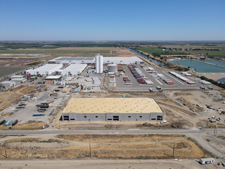 Primary Photo Of 9463 Arbor Ave, Tracy Distribution For Lease