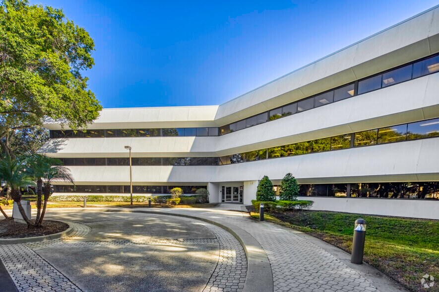 More Photos Of 5130 Eisenhower Blvd, Tampa Office For Lease