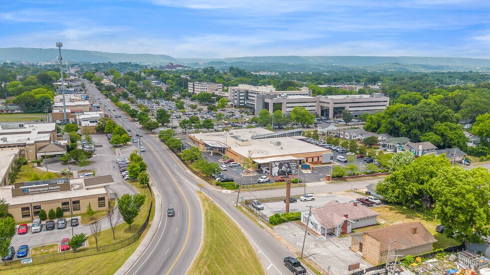 More Photos Of 2507 McCallie Ave, Chattanooga Office Residential For Sale