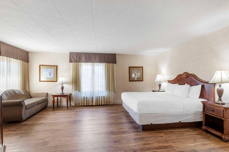 More Photos Of 100 W 76th St, Davenport Hotel For Sale