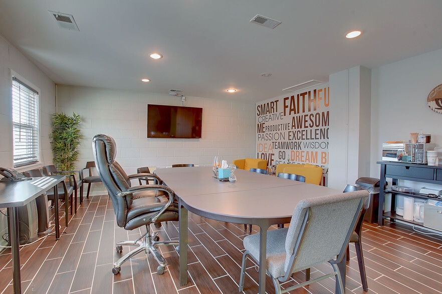 More Photos Of 1321-1323 S Austin Blvd, Cicero Religious Facility For Sale