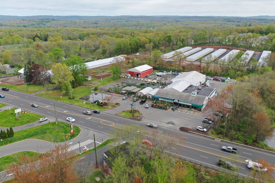 More Photos Of 147 Meriden Rd, Middlefield Garden Center For Lease