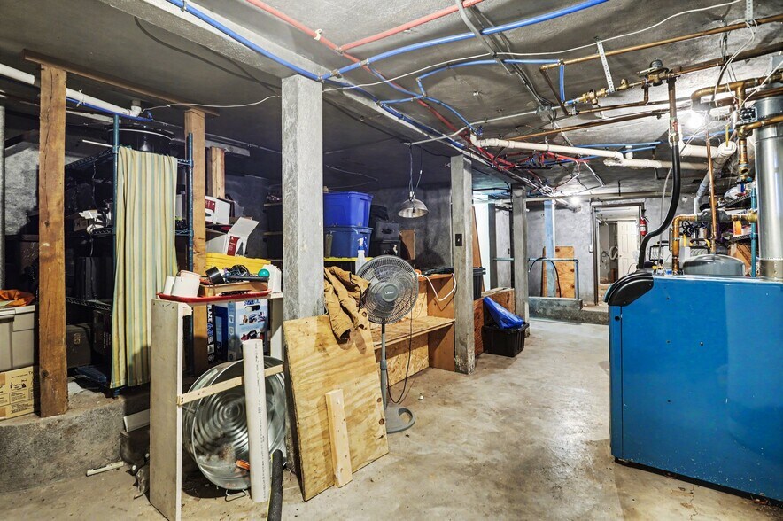 More Photos Of 130 E Water St, Constantine General Retail For Sale