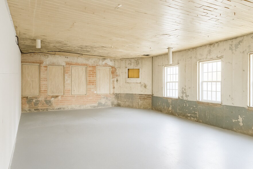 More Photos Of 12830 Lake Blvd, Lindstrom Freestanding For Lease