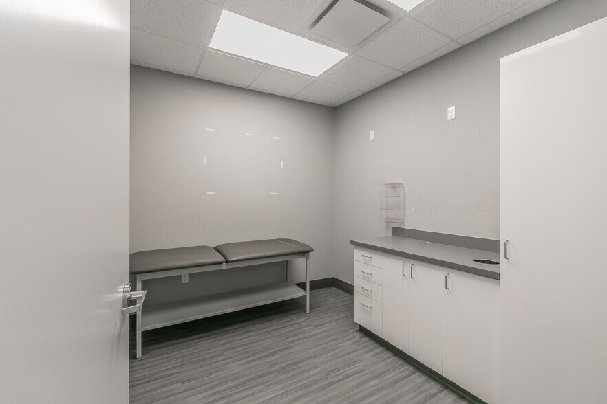 More Photos Of 418 Village Dr, Murphy Medical For Sale