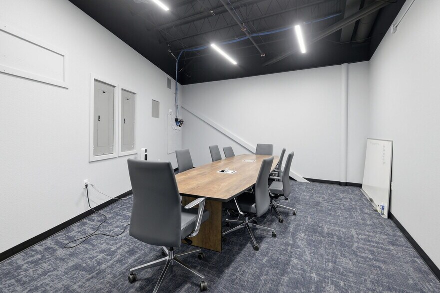 More Photos Of 198 Commercial St SE, Salem Office For Sale