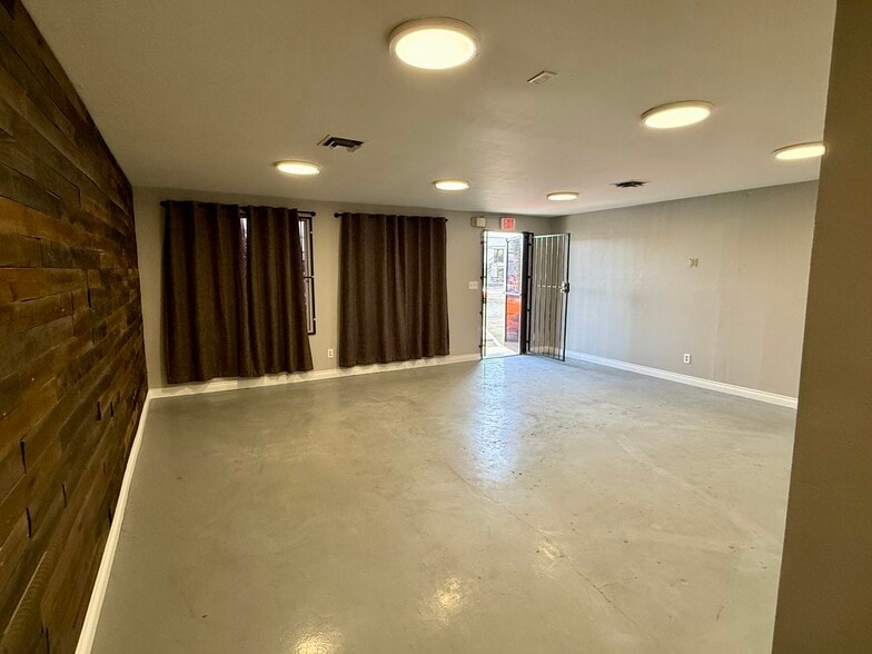 More Photos Of 3227 Meade Ave, Las Vegas Light Manufacturing For Lease