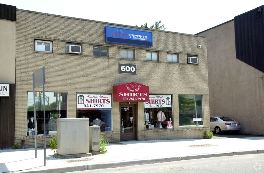 Primary Photo Of 600 Broad Ave, Ridgefield Office For Sale
