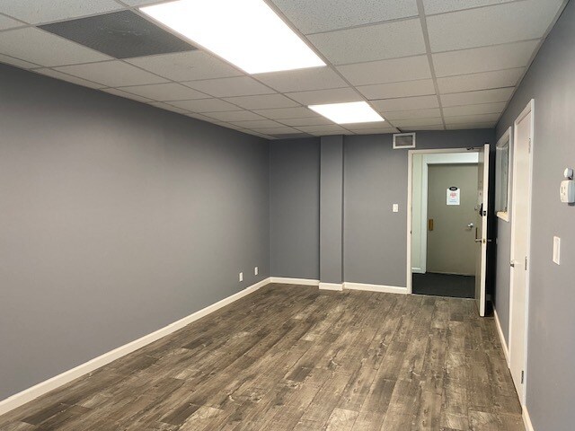 More Photos Of 292 S La Cienega Blvd, Beverly Hills Office For Lease