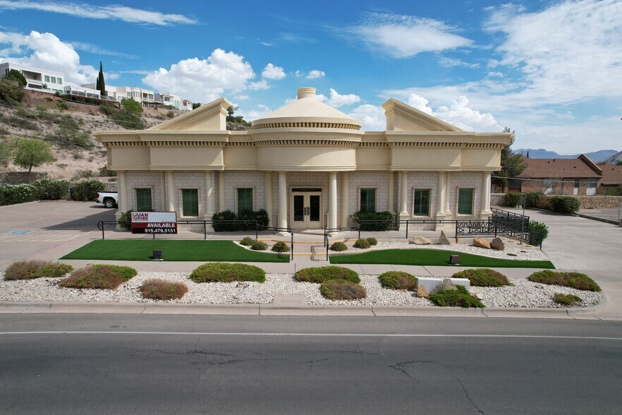 Primary Photo Of 5974 Silver Springs Dr, El Paso Office For Lease