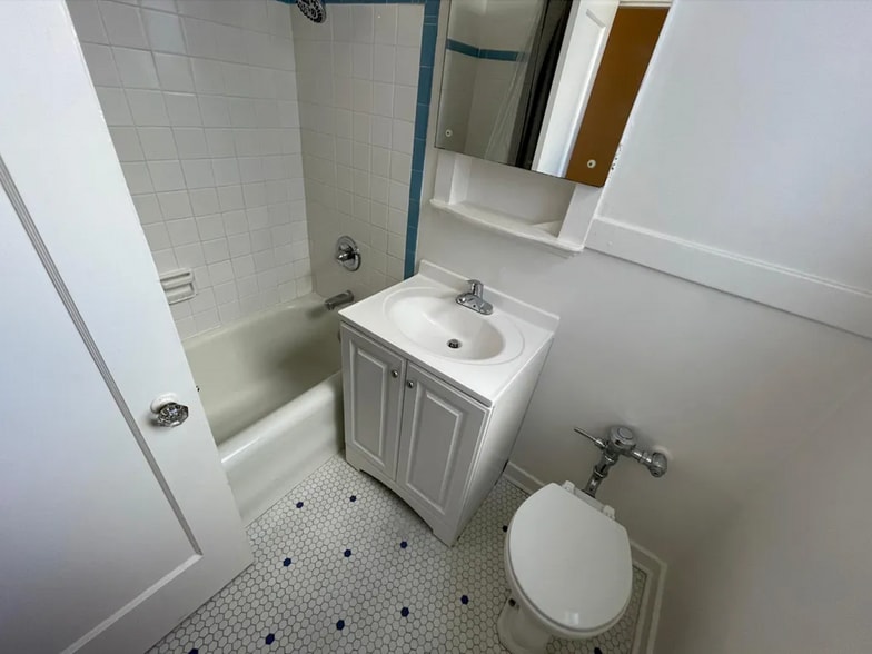 More Photos Of 3104 Sacramento St, San Francisco Apartments For Sale