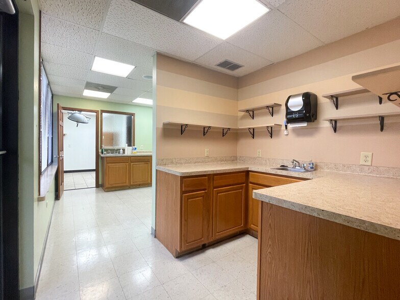 More Photos Of 108 N Pine St, Burlington Office For Sale