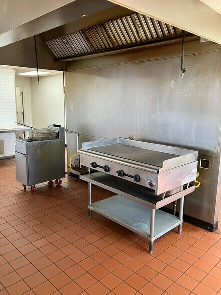 More Photos Of 2110 W 5th St, Plainview Restaurant For Sale