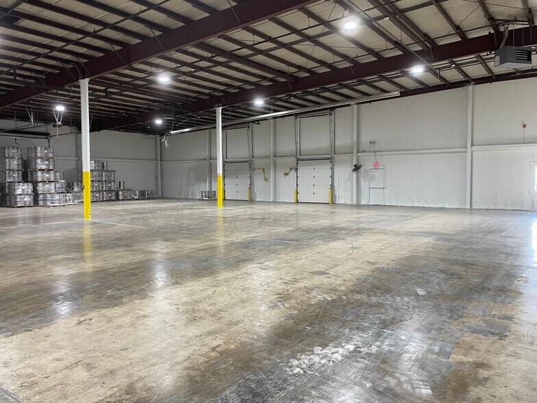 More Photos Of 513-539 E Hiawatha Blvd, Syracuse Warehouse For Sale