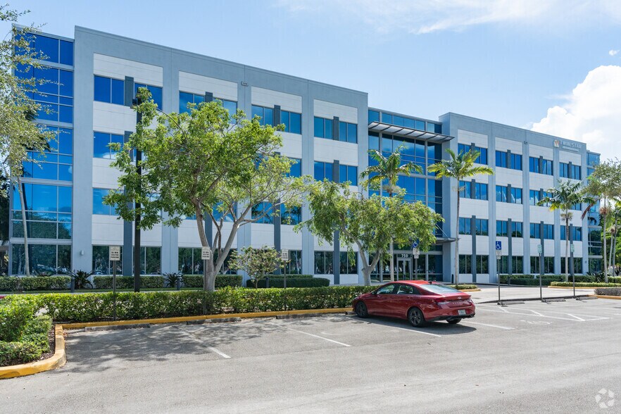 More Photos Of 777 Yamato Rd, Boca Raton Unknown For Lease